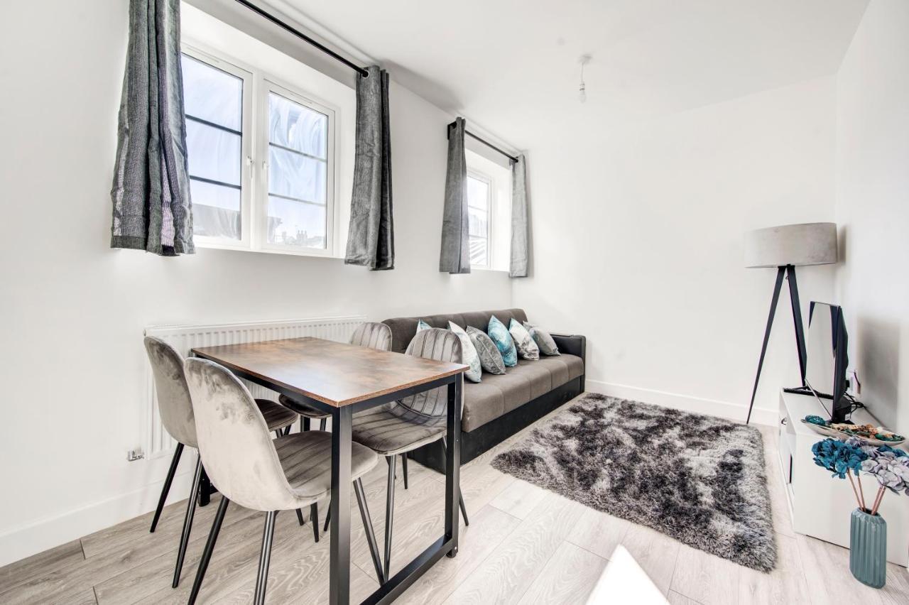 לונדון 2 Bedroom Apartment With Large Rooms And Wi-Fi מראה חיצוני תמונה